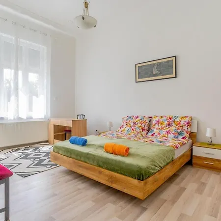 Spacious 3br Roomy At Puskas Stadium Βουδαπέστη