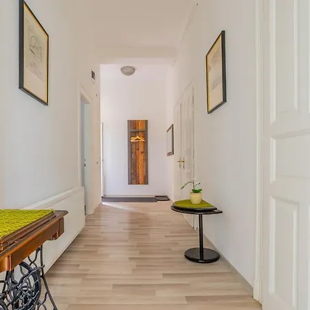 Spacious 3br Roomy At Puskas Stadium * Budapest