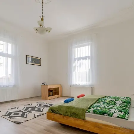 Spacious 3br Roomy At Puskas Stadium *