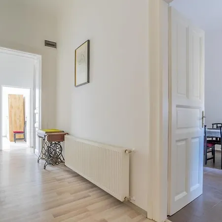 Spacious 3br Roomy At Puskas Stadium * Budapest